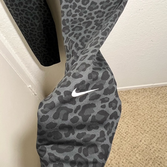 NWT Dry Fit Nike Women’s Training Pants SZ L - Picture 9 of 11